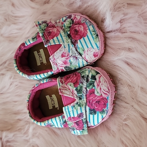 Baby Flower Tom's - Picture 2 of 5